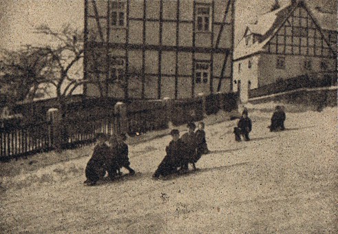 Winter auf der Finnentroper Straße 1930