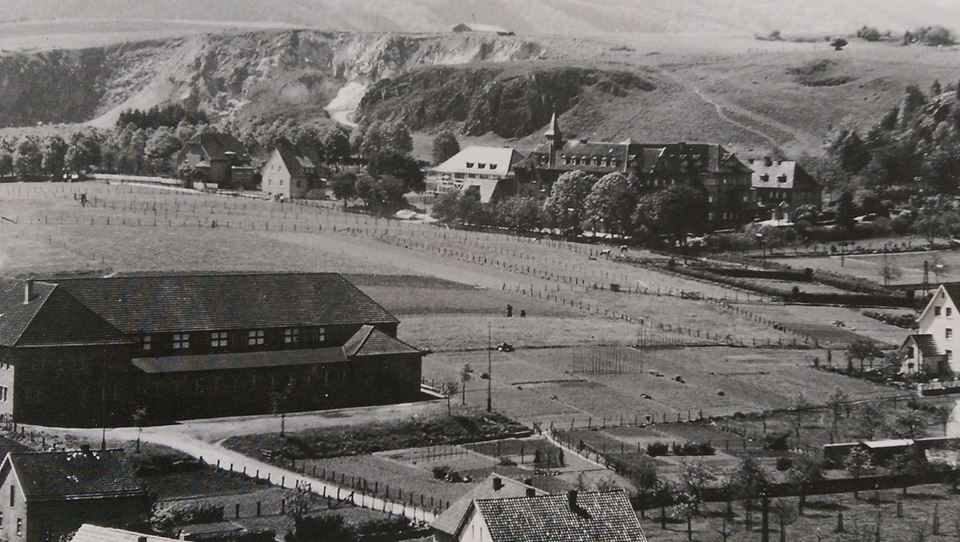 1953 Blick auf die Schützenhalle