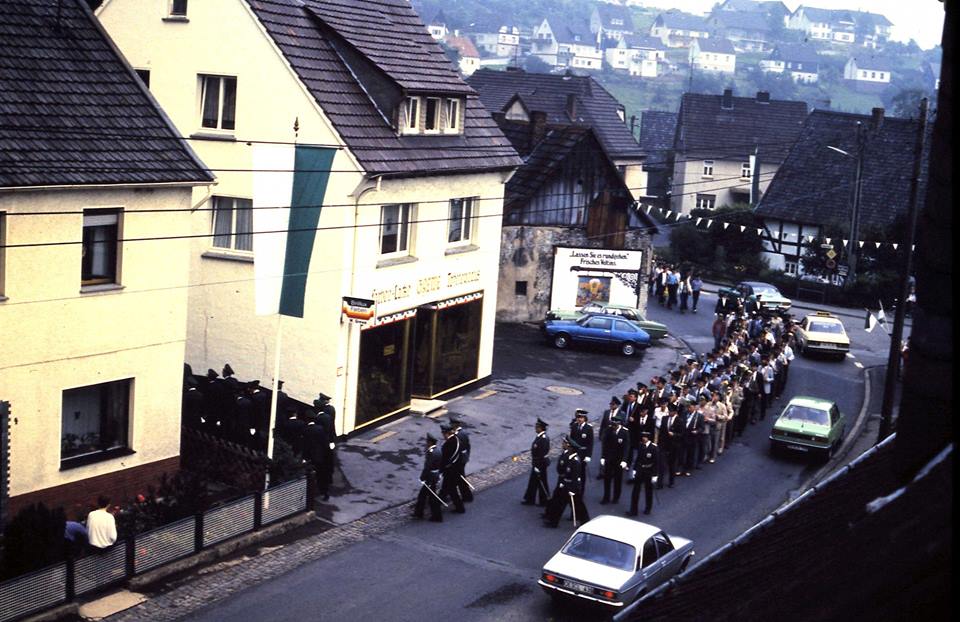 Abholen der Fahnen 1981