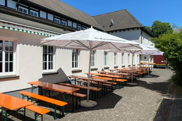 Außenbereich hinter der Halle